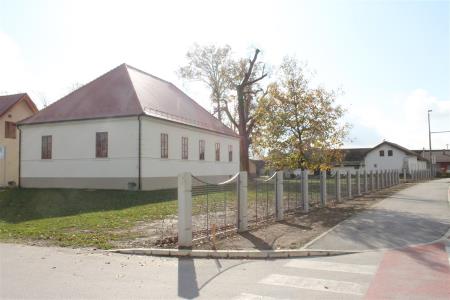 Bathyjanijev dvorec na Tišini 3